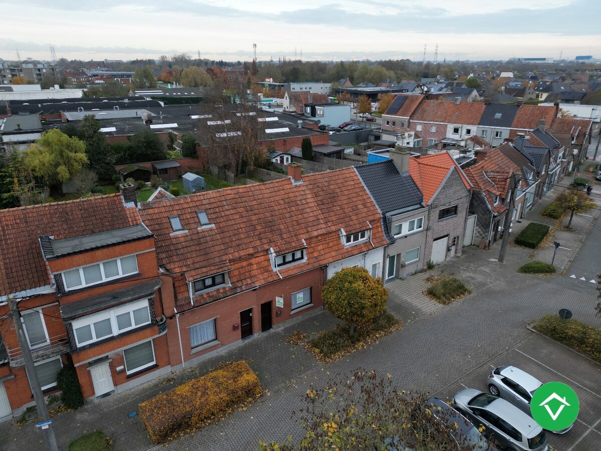 Centraal gelegen woning met 3 slaapkamers en diepe tuin te Roeselare 