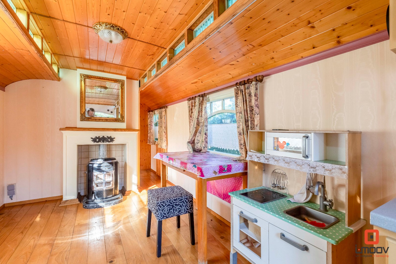 Open bebouwing met 3 slaapkamers en grote tuin in residentiële, groene woonwijk 