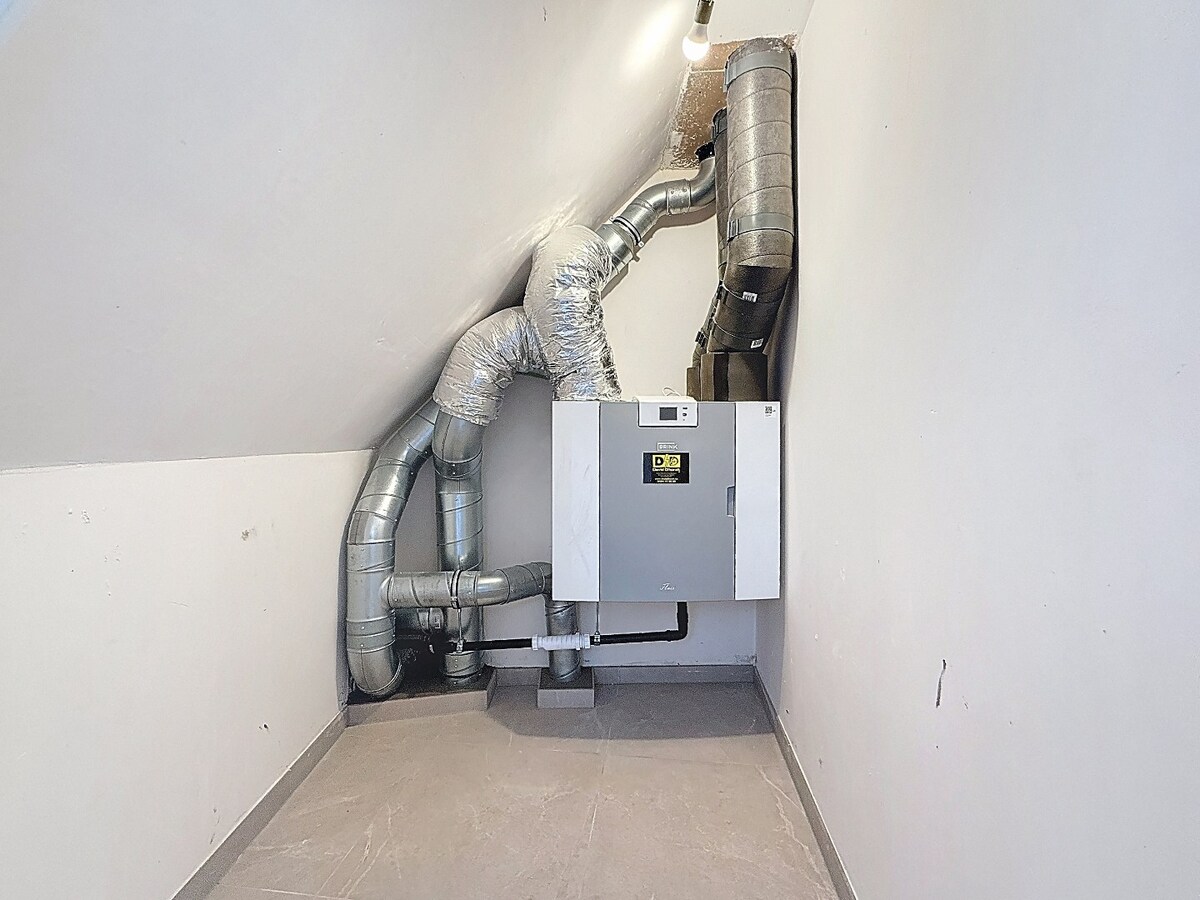 Tiptop afgewerkte nieuwbouw BEN-woning te St-L-Houtem, 6% BTW mogelijk 