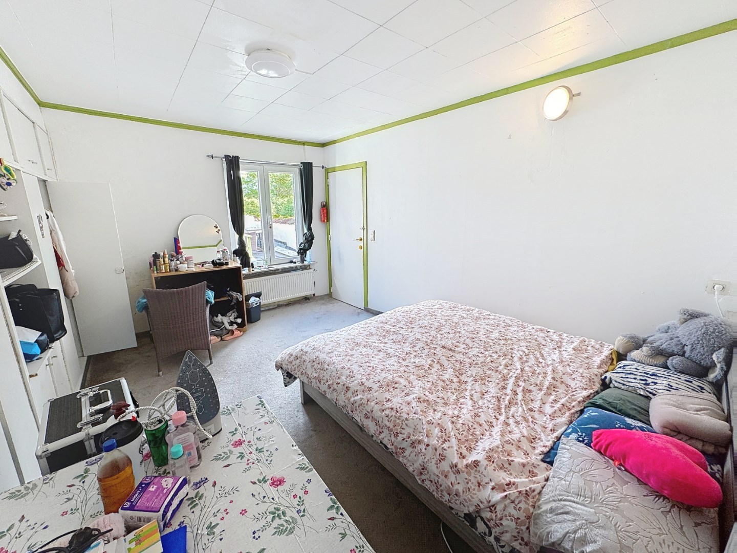 Ruime rijwoning met 4 slaapkamers in het historische Brugge 