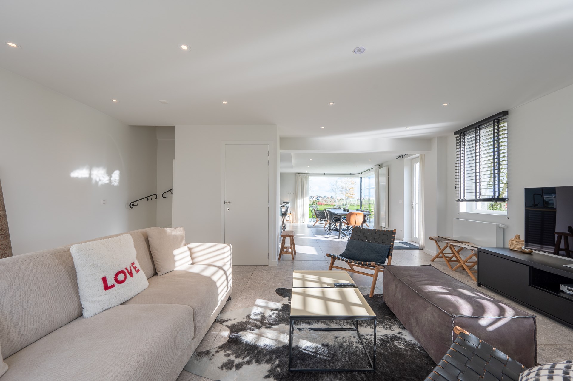 Propriété exceptionnelle et rénovée (5 510 m² de terrain) à proximité du centre de Knokke-Heist et bénéficiant d'une vue exceptionnelle sur les polders de Knokke. 