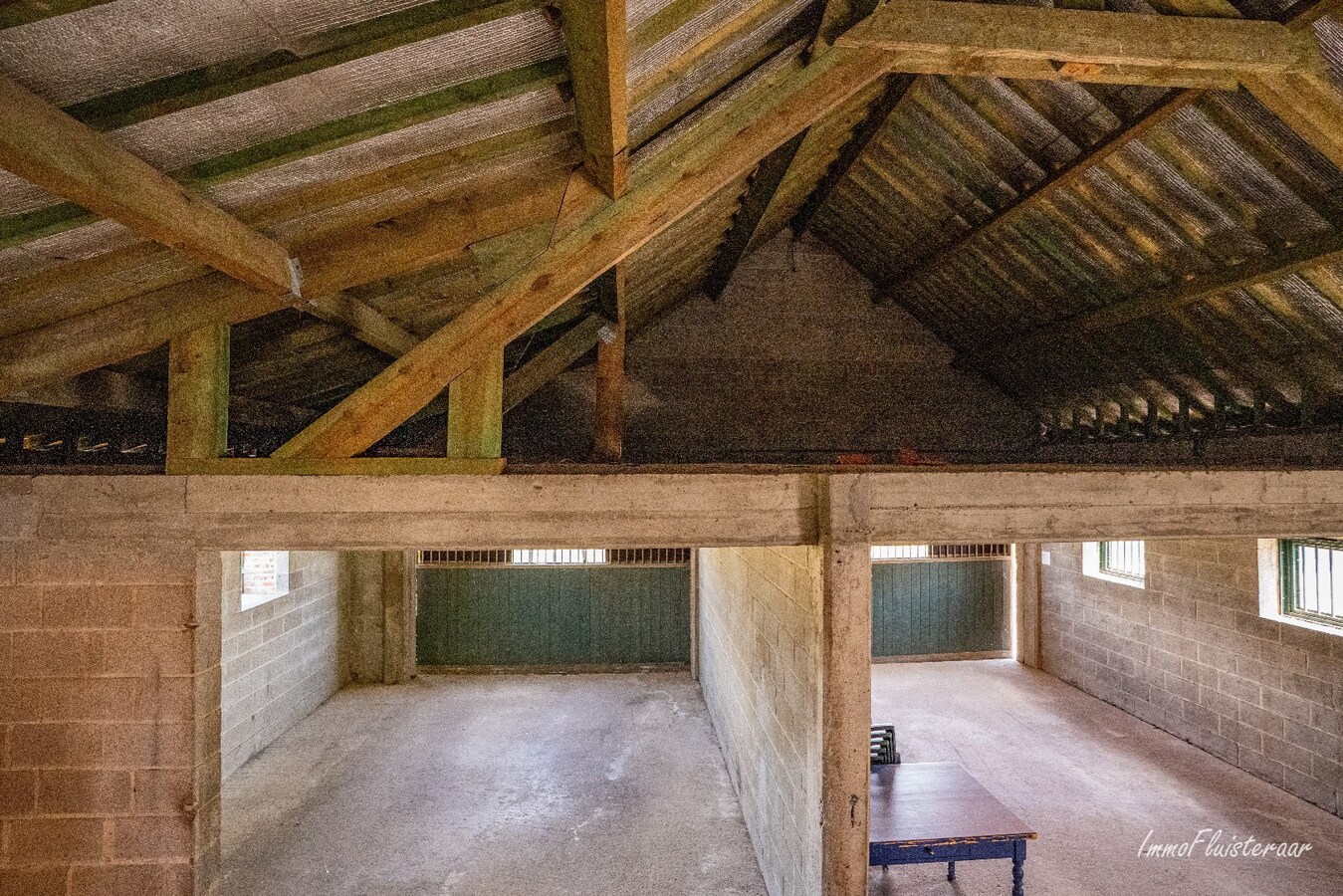Uniek gelegen karaktervolle hoeve met twee stalgebouwen op ca. 2,4ha in Alken 