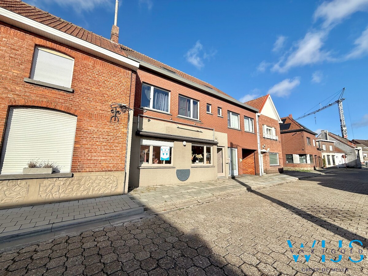 Toffe winkelruimte in centrum Ertvelde ! 