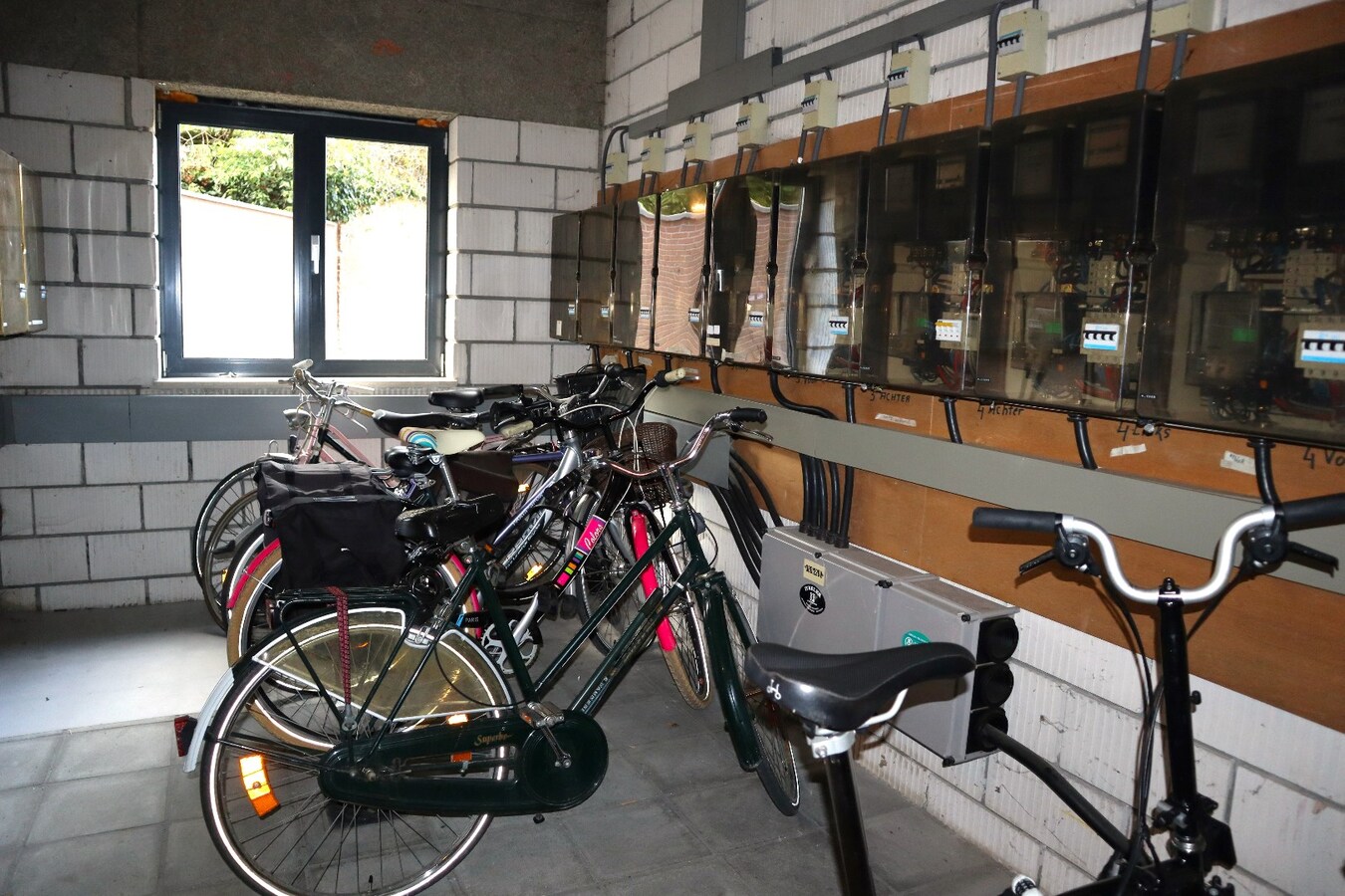 Mooi en goed onderhouden appartement met 2 slaapkamers (incl autostaanplaats) te Tienen 