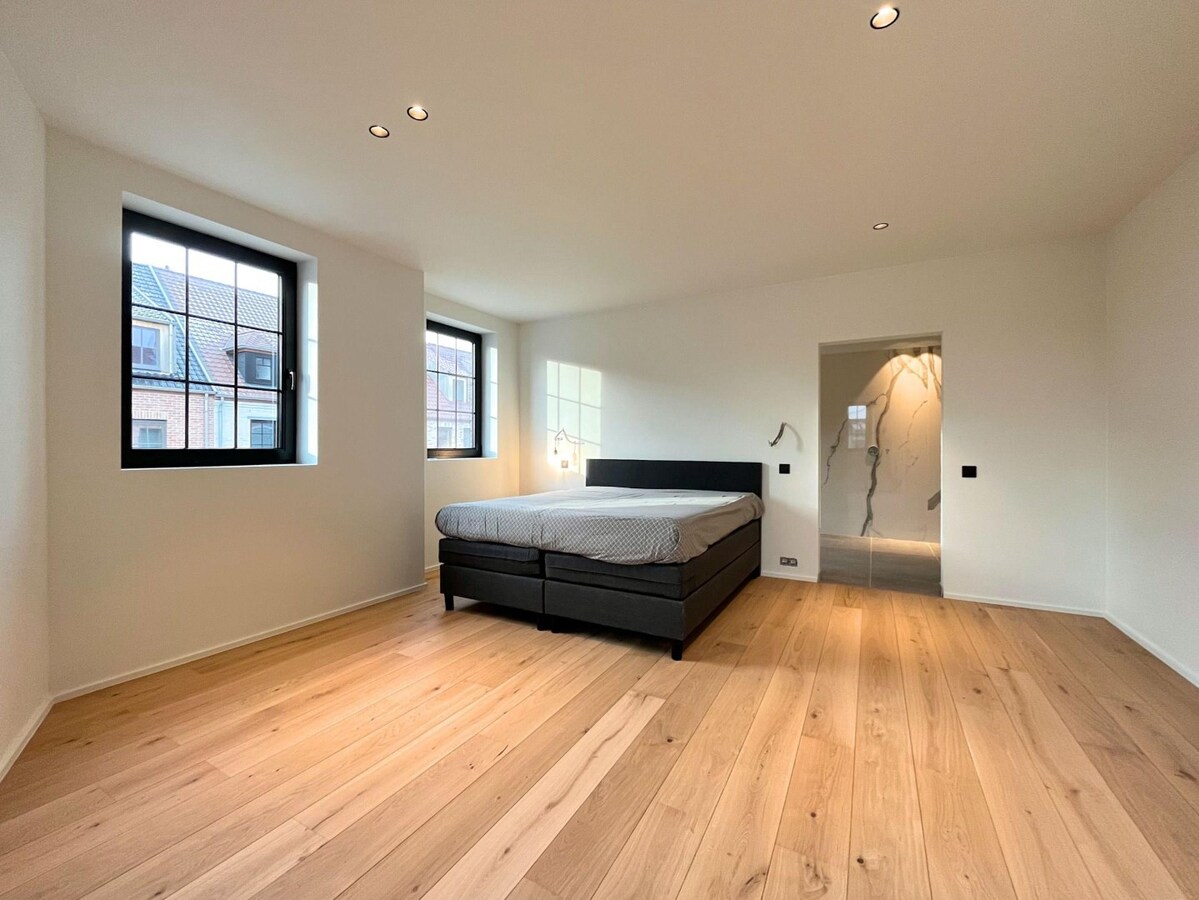 Nieuwbouwwoning (onder registratierechten) met 5 slaapkamers en 4 badkamers te Heulebrug 