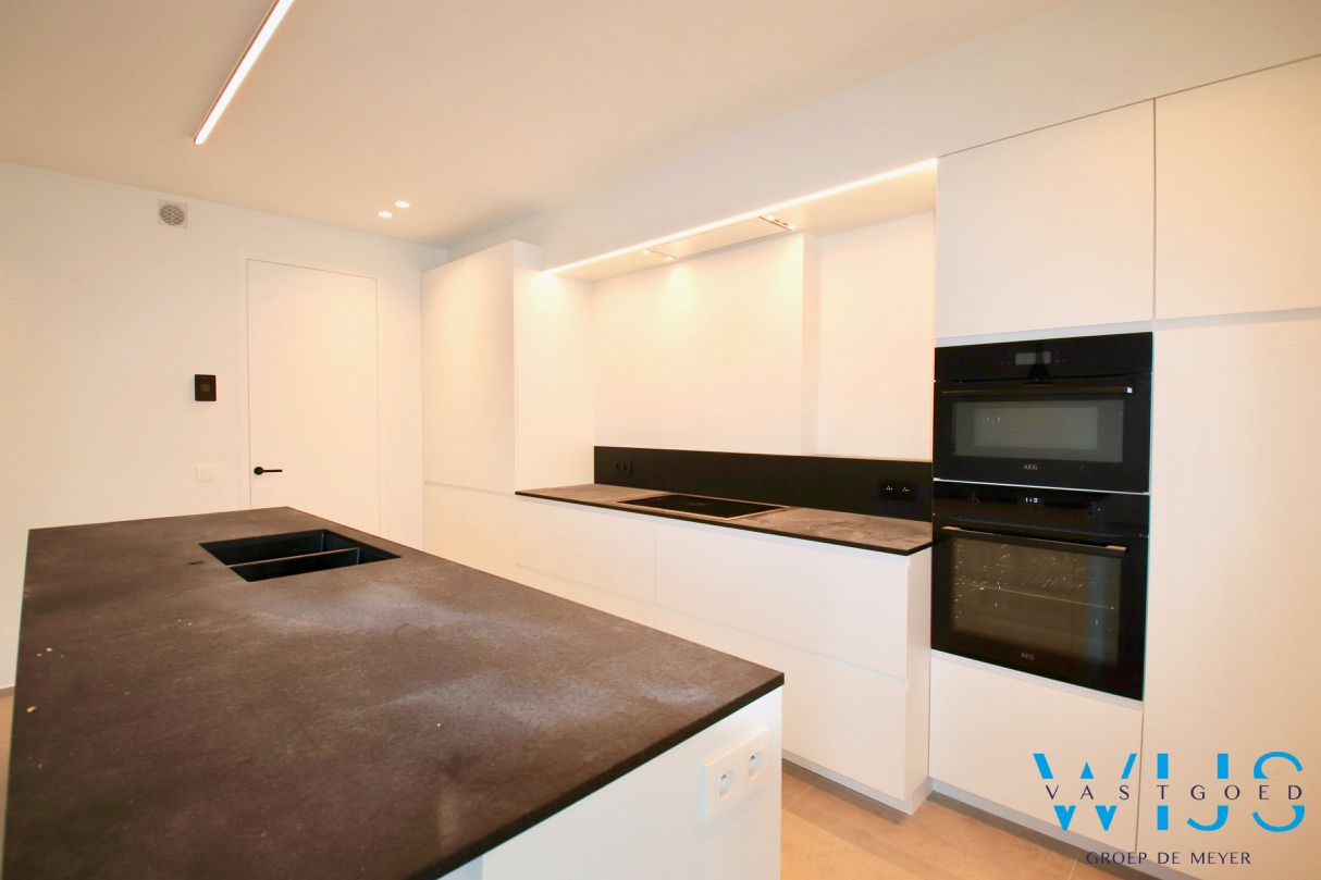 PRACHTIG gelijkvoersappartement te KLUIZEN ! 