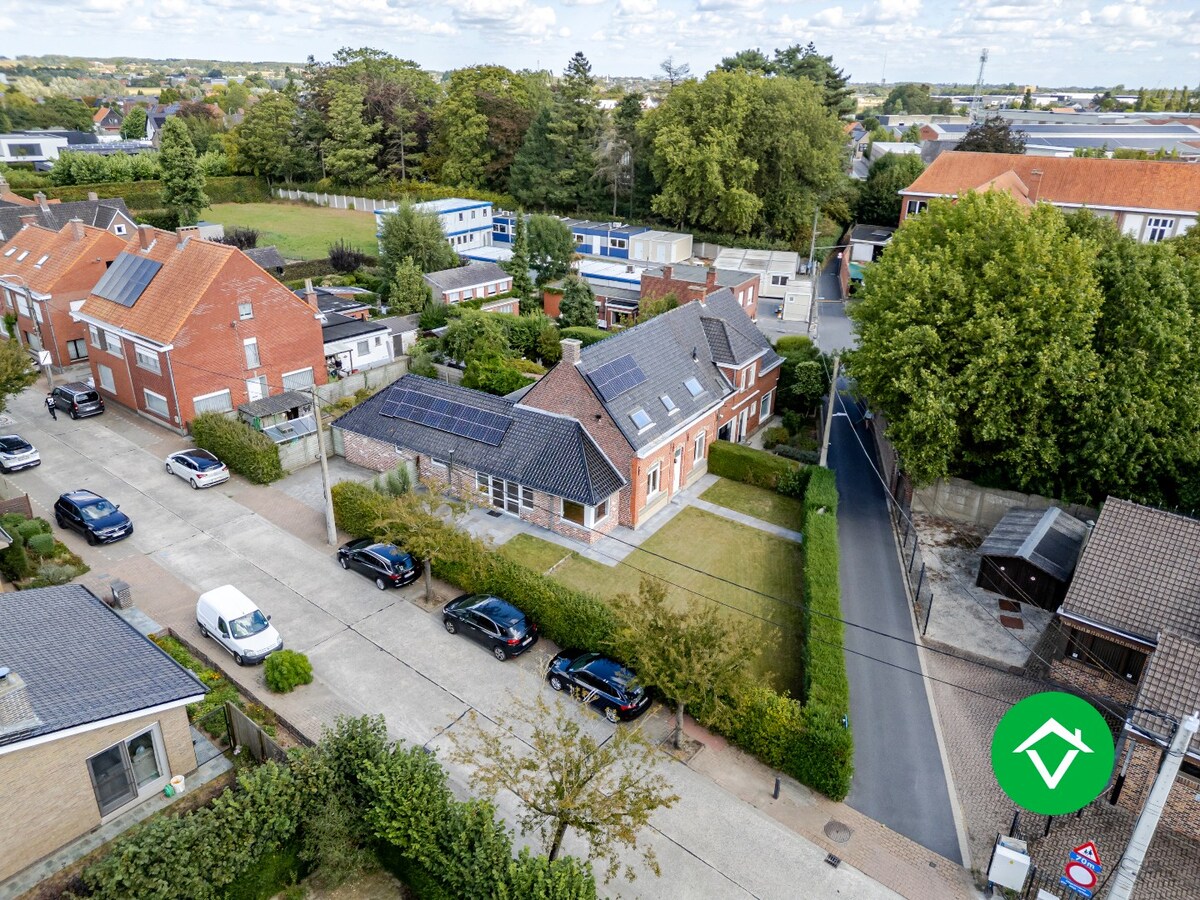 Ruime halfopen bebouwing met 4 slaapkamers en ruime tuin! 