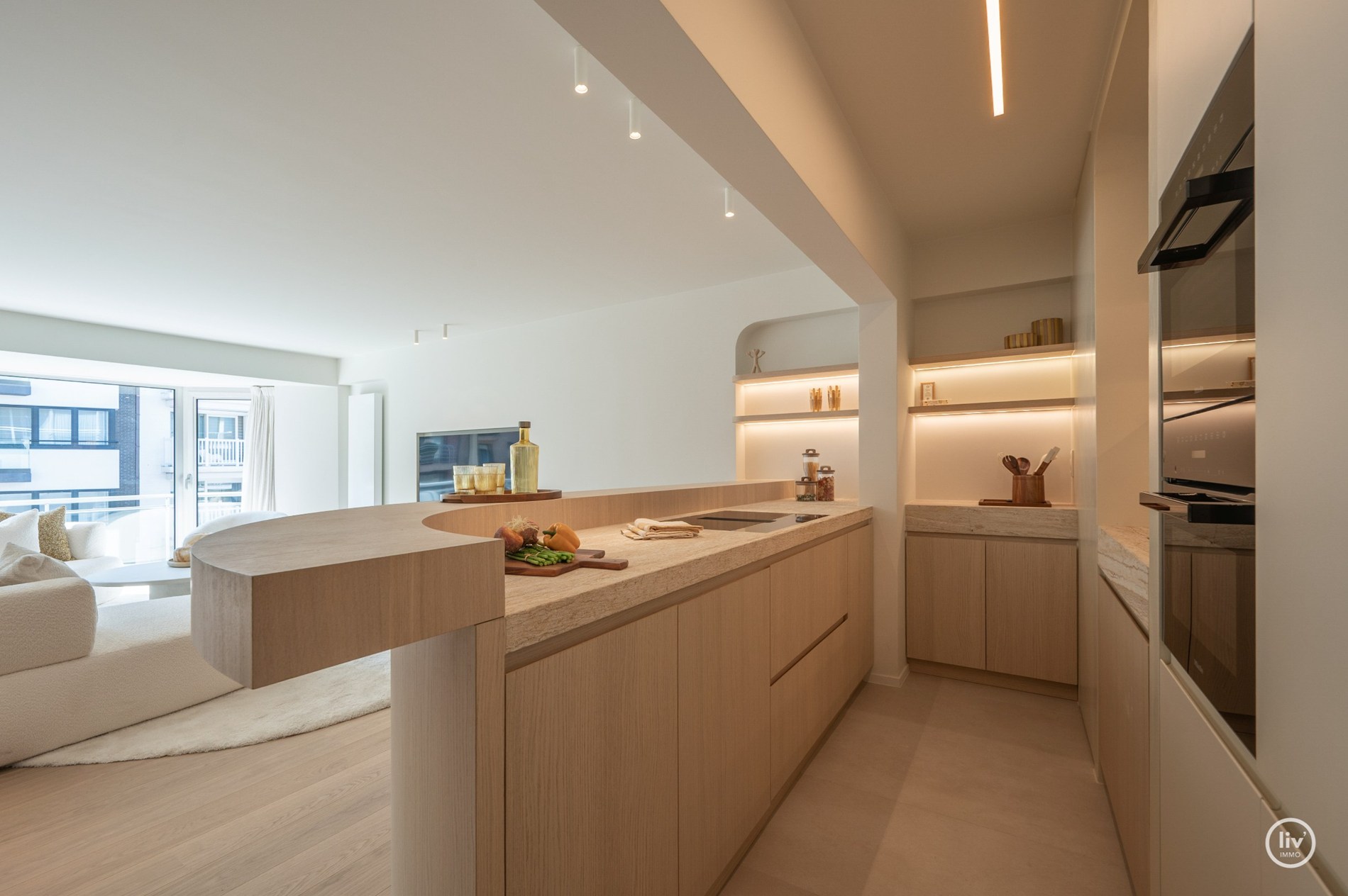 Appartement de plus de 3 chambres avec des finitions très luxueuses et possibilité de garage dans l'immeuble. 
