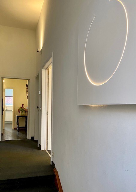 Gelijkvloerse kantoorruimte in een karaktervol herenhuis. 