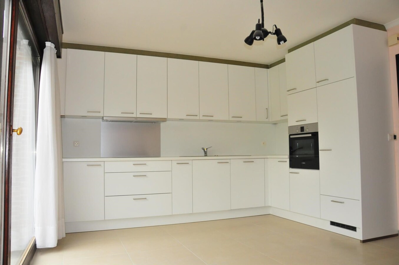 Ruime woning met 4 slaapkamers 