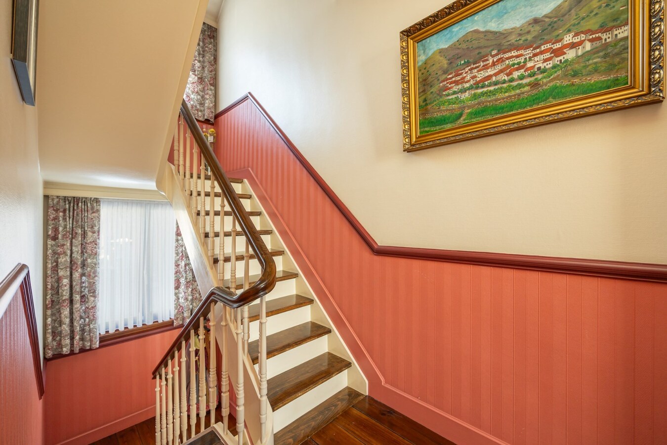 Karaktervolle gezinswoning met 6 slaapkamers in hartje Schilde 