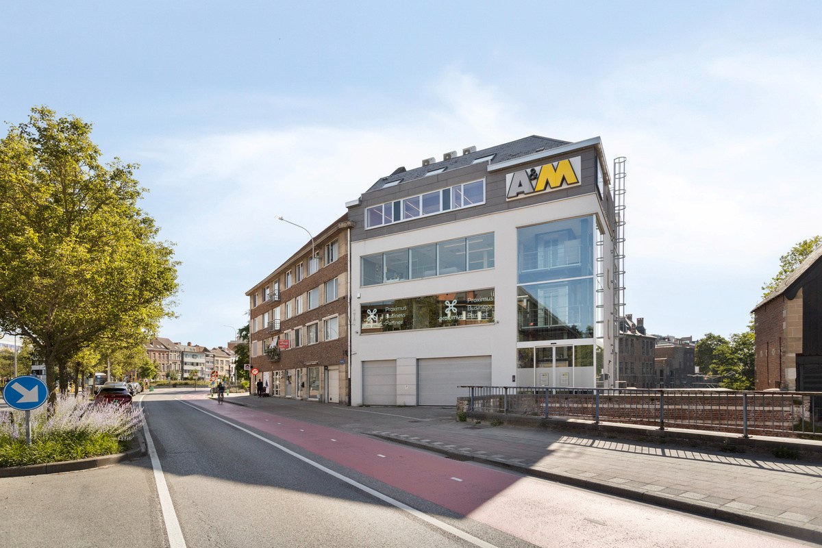 Kantoorpand met handelsruimte te koop nabij Mechelen station