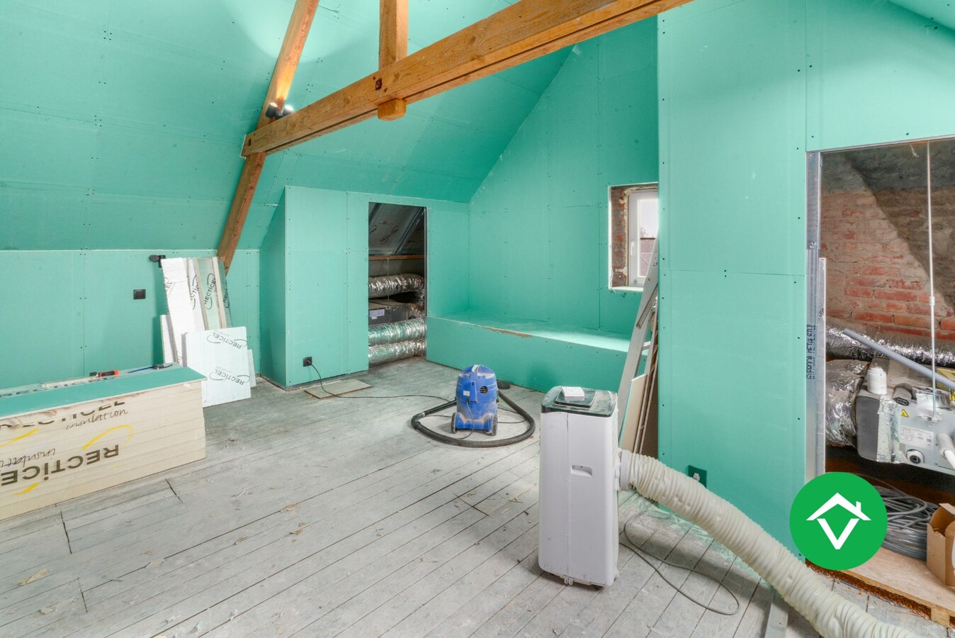 Gerenoveerde statige woning – 5 slaapkamers - EPC B te Torhout (Wijnendale) 