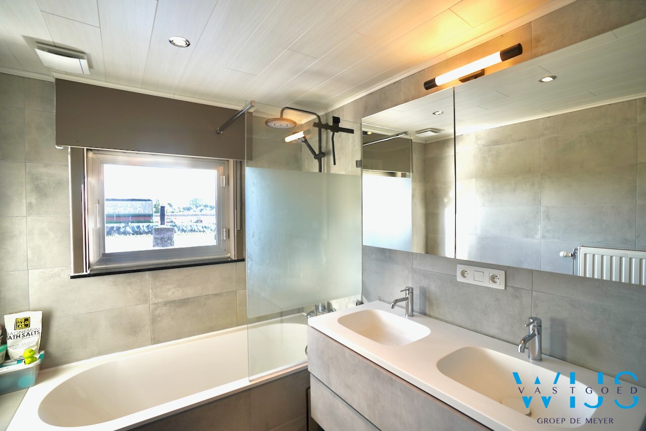 Super tof woonhuis op enorm mooie locatie te Assenede ! 