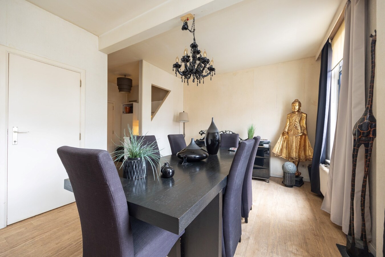 Volledig gerenoveerd dakappartement in centrum Sint-Antonius 