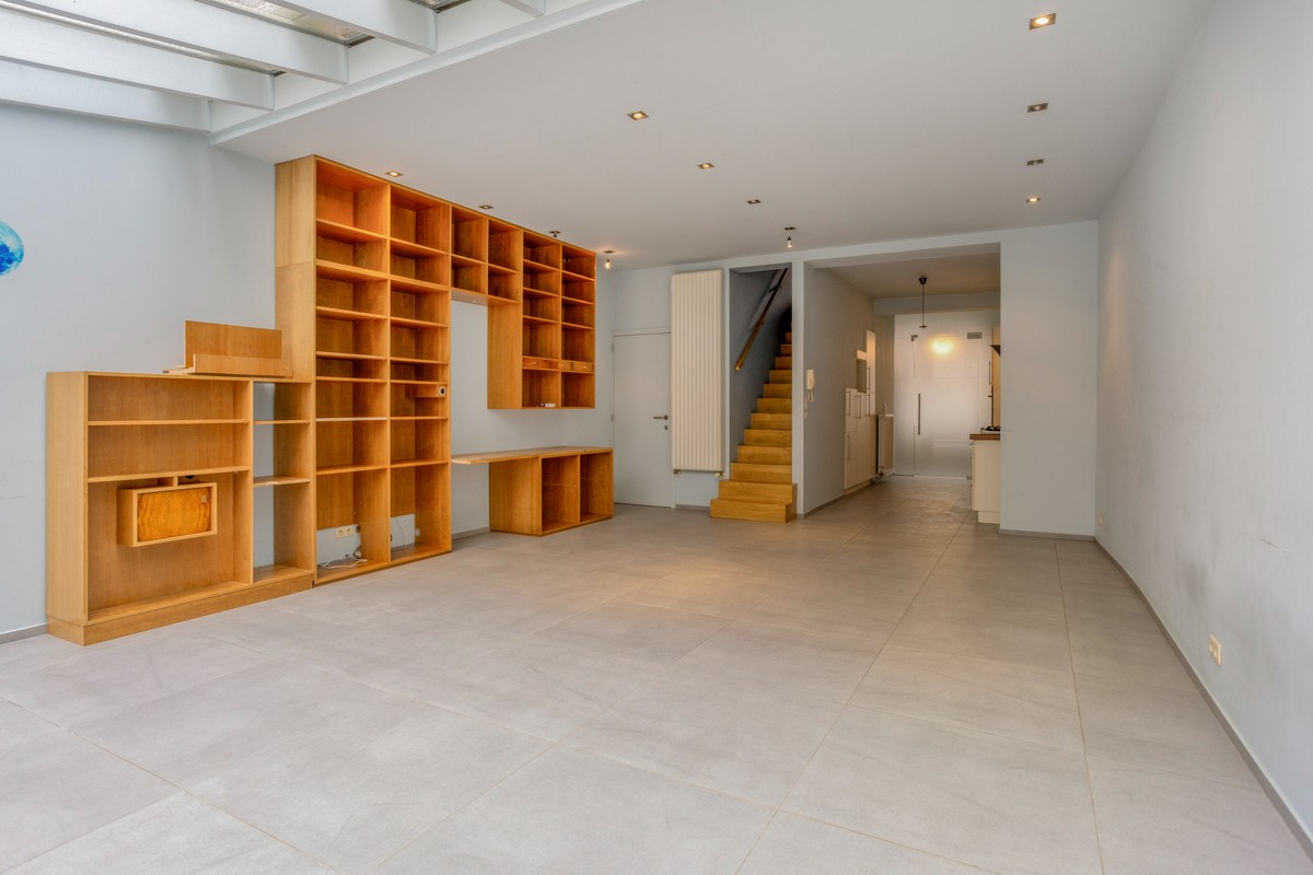 Uniek opbrengstpand met 1 appartement en 2 studentenkamers in centrum Leuven!  – EPC label B - bewoonbare opp. 227 m² 