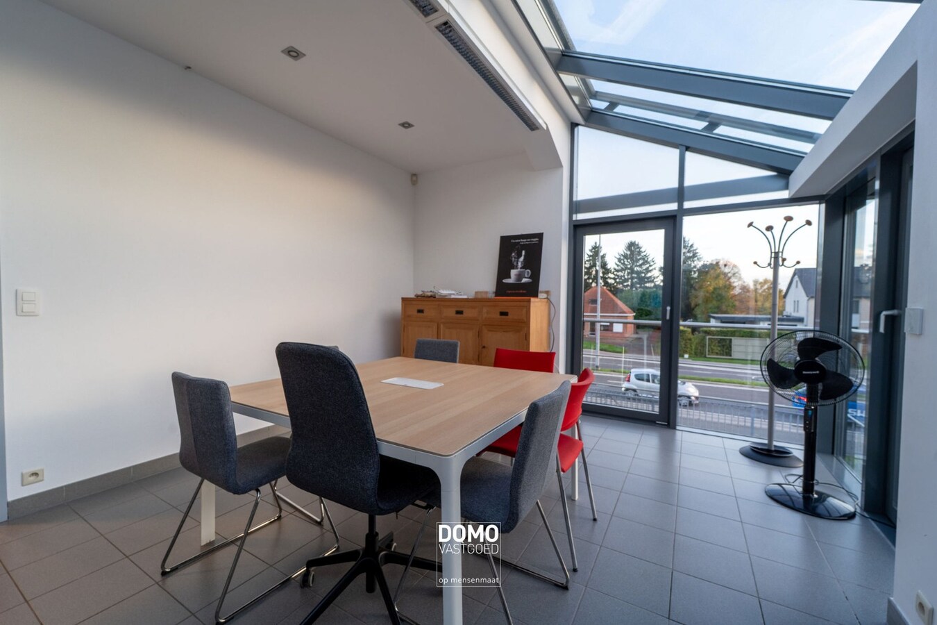 Industrieel vastgoed met sterke visibiliteit en tal van mogelijkheden 