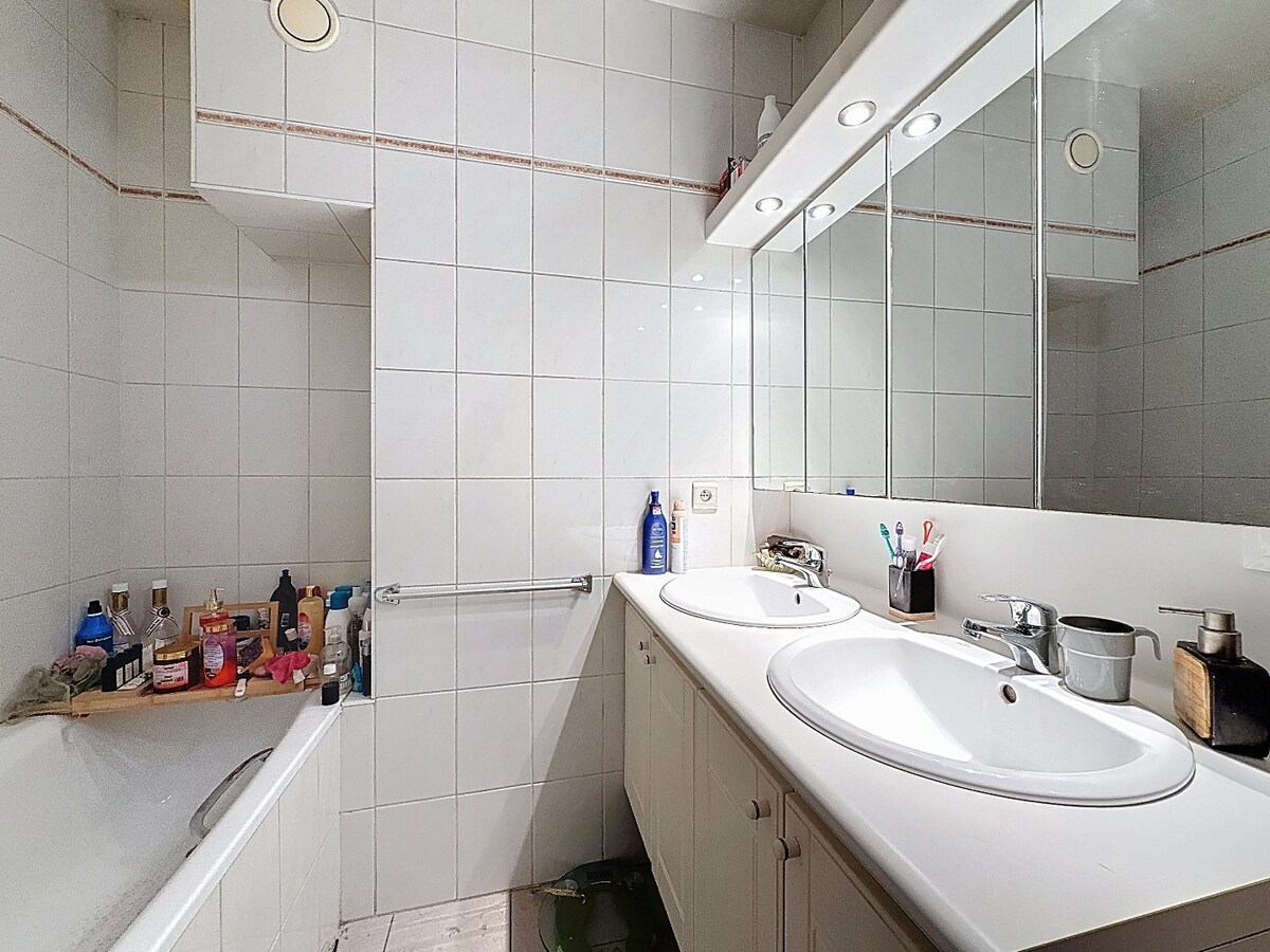 Penthouse met zonneterras en garagebox te centrum Zottegem 