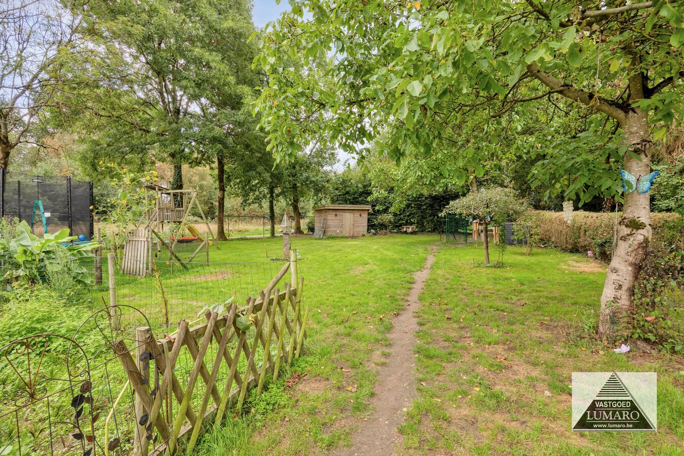 As-centrum: 2 op te knappen woningen met royale tuin 