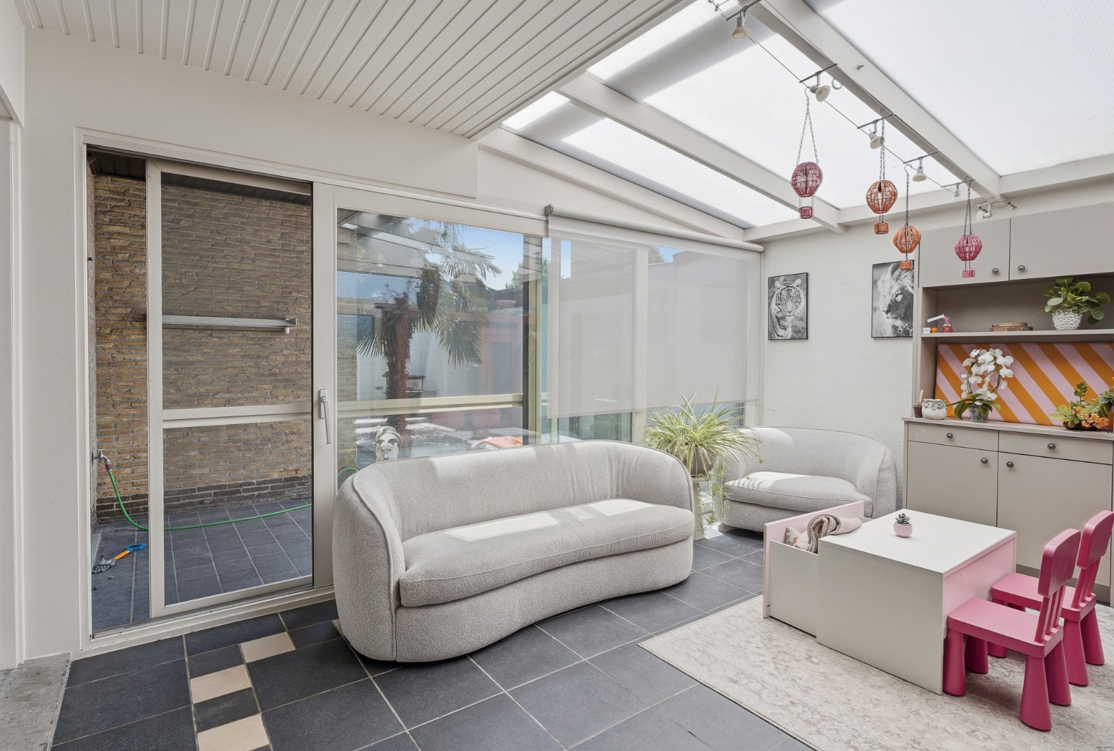Volledig instapklare bungalow met praktijkruimte 