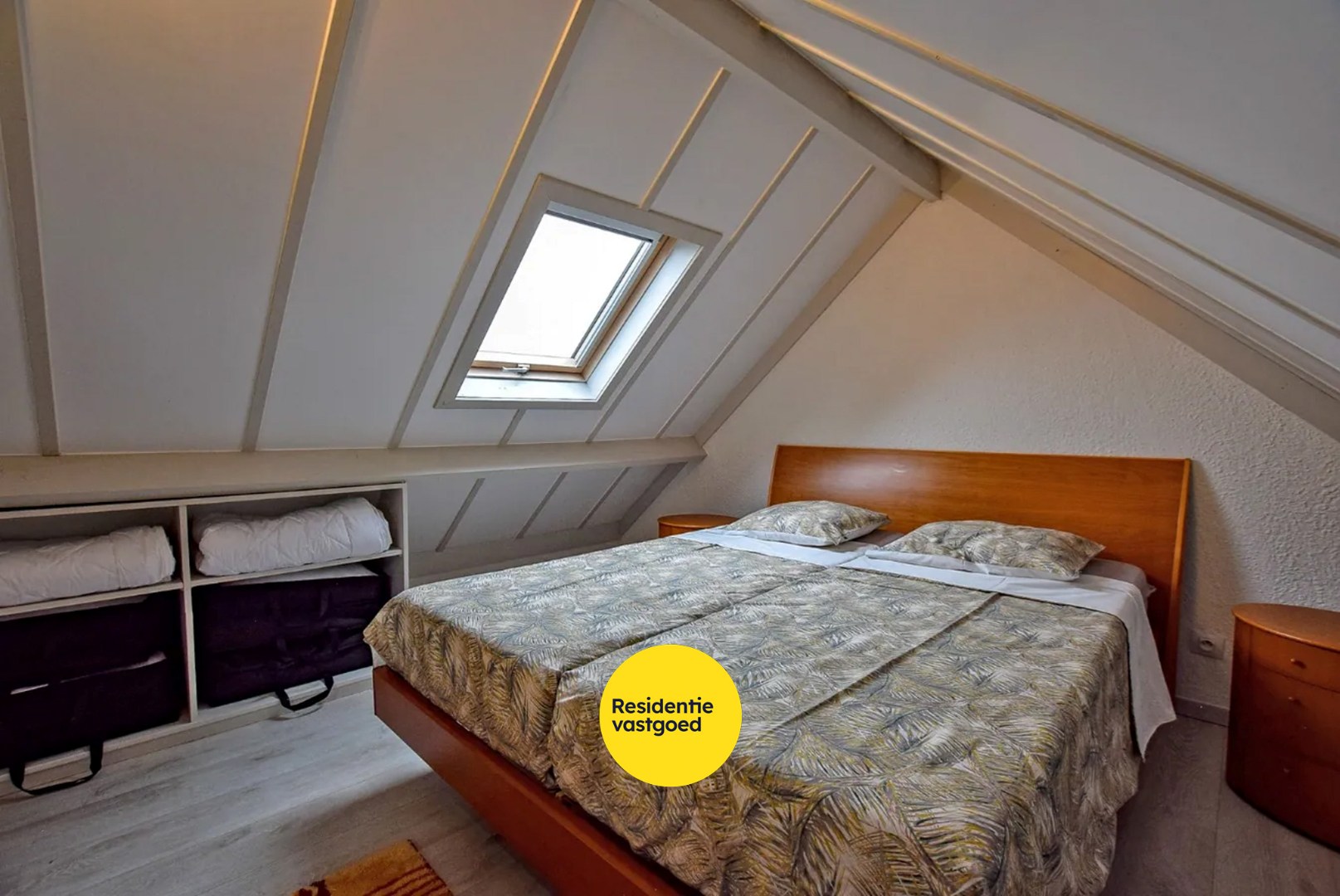 Prachtig onderhouden vakantiewoning (type vissershuis) met 3 slaapkamers en privé-parkeerplaats te Oostduinkerke. 