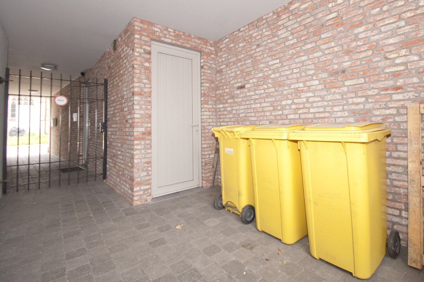 Instapklaar appartement met lift - 1 slpk, terras, 2 parkings 