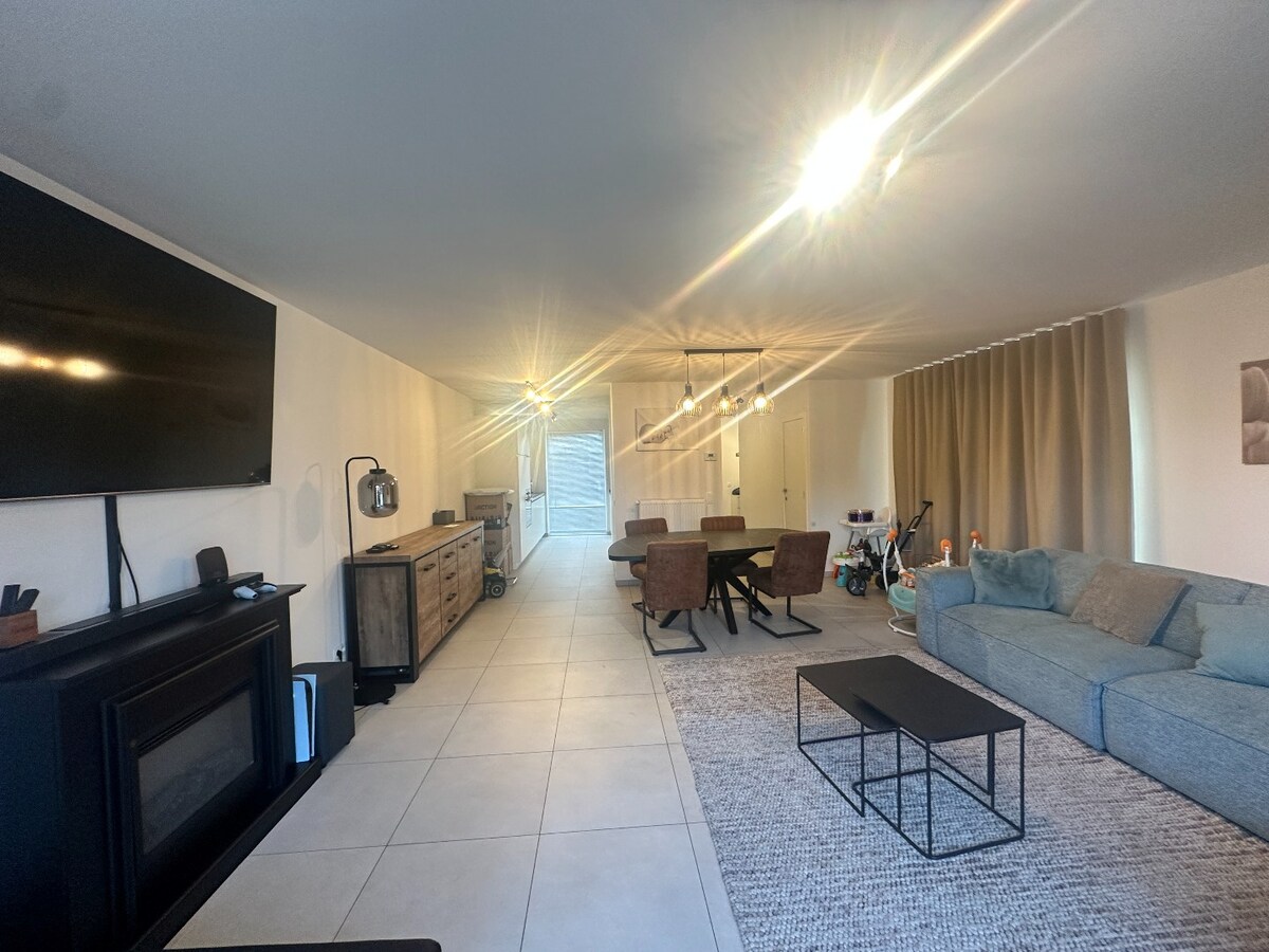 Centraal gelegen nieuwbouwwoning met drie slaapkamers 