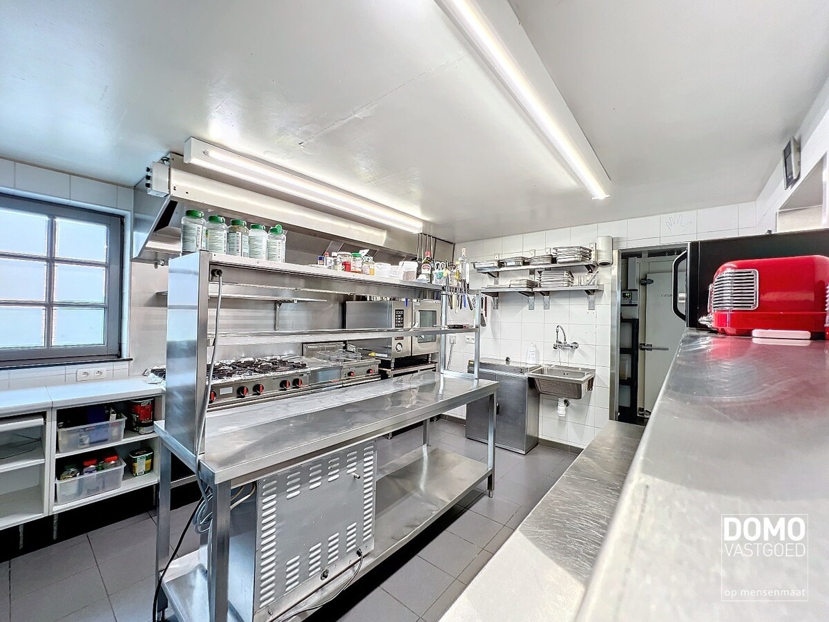 Multifunctioneel handelspand, gunstig gelegen met veel parkeergelegenheid en energielabel C 