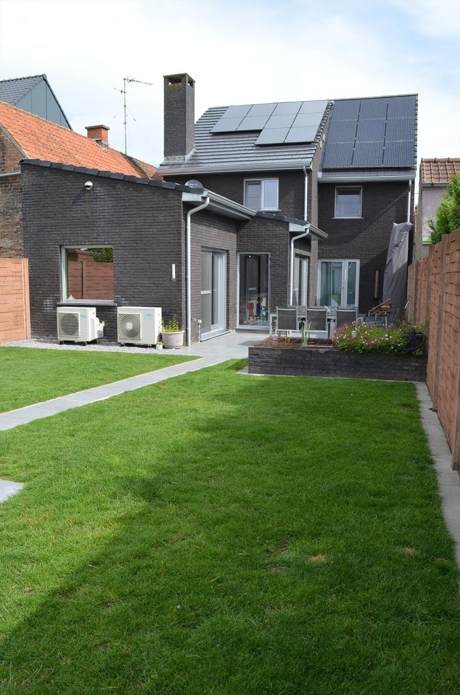 Recente energiezuinige woning met  3 slpks, garage en zuidelijk georiënteerde tuin te Maldegem 