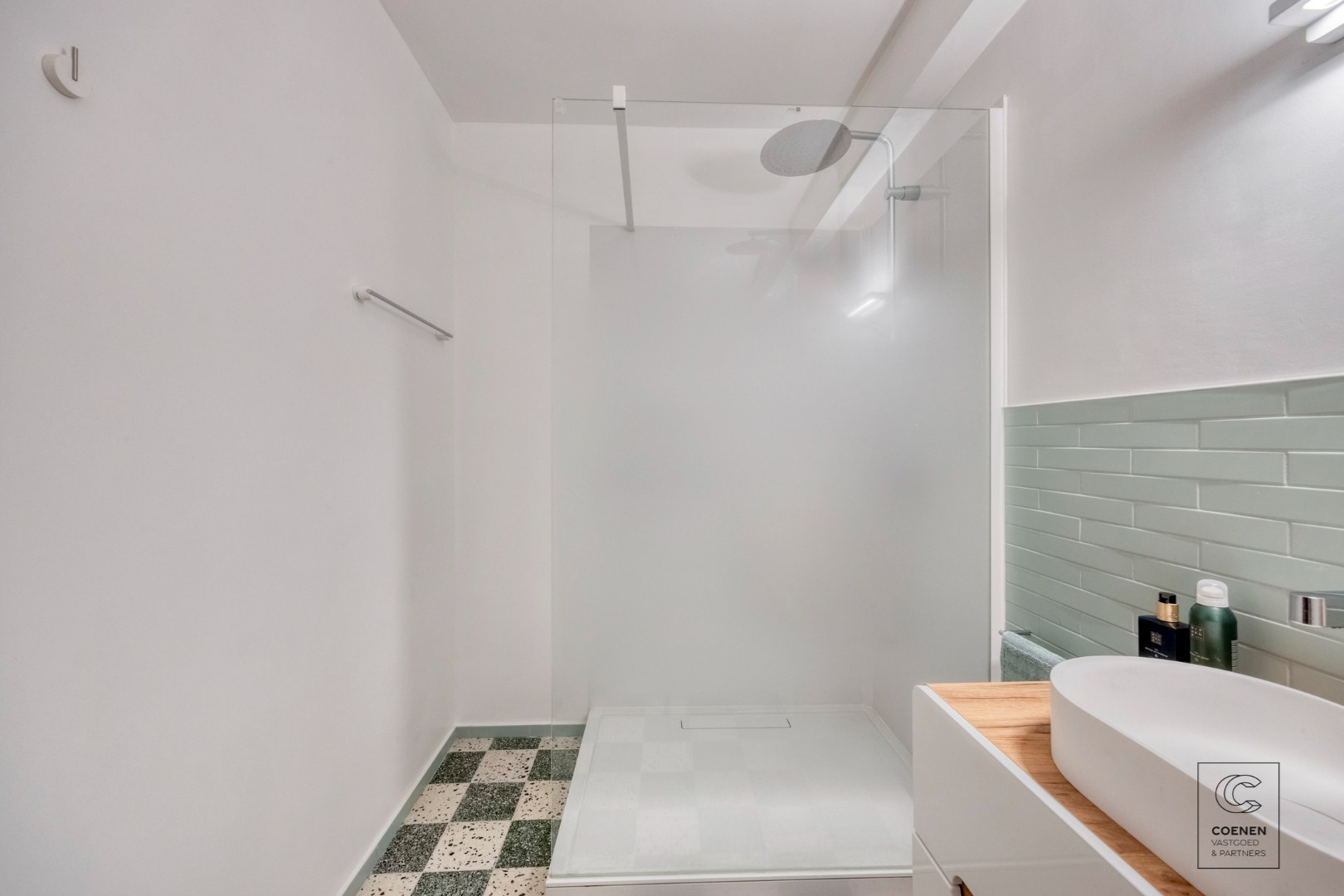 Volledig gerenoveerd appartement op toplocatie te Linkeroever 