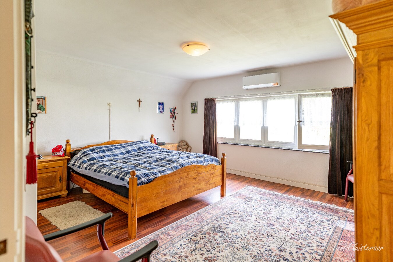 Woning met stalgebouwen en buitenpiste op ca. 6ha te Bocholt 