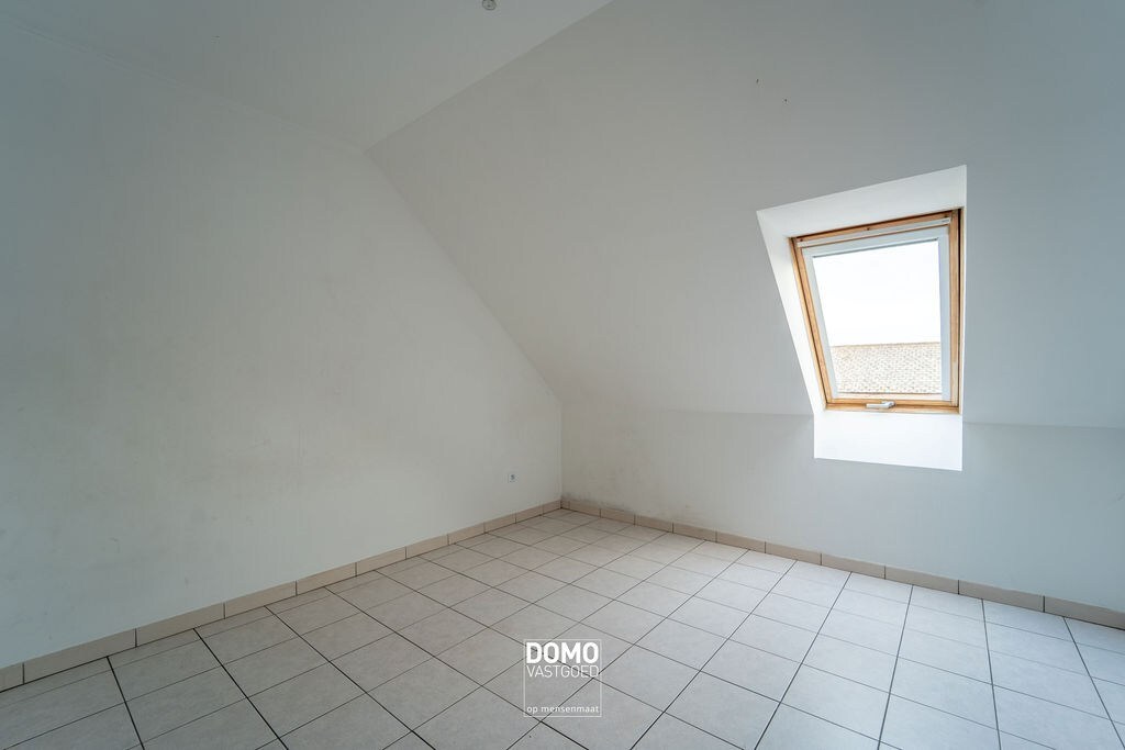 Instapklaar appartement met garage, rustig gelegen. 