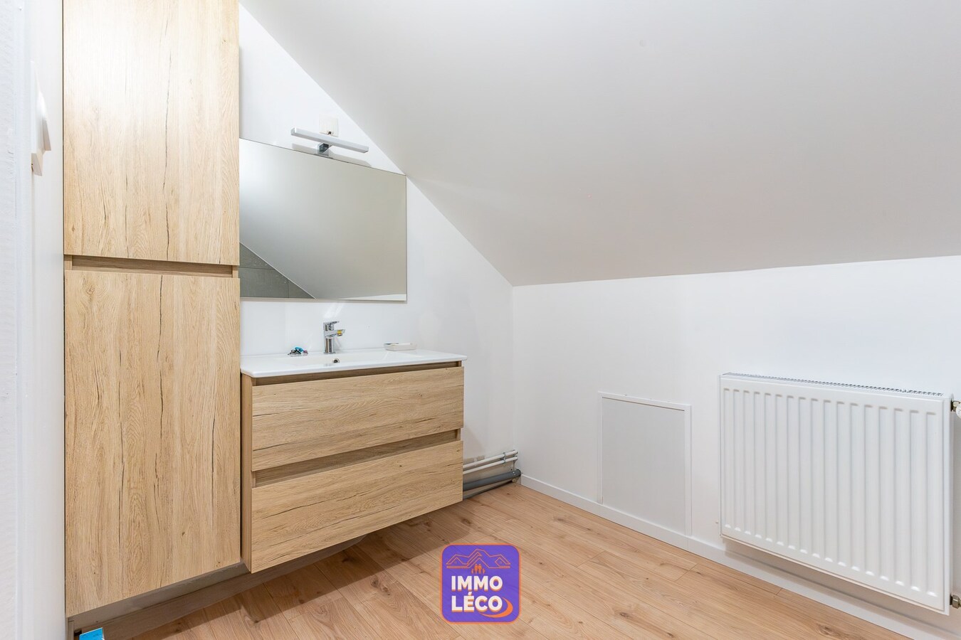 Villa "Semi Plain-Pied" avec jardin, 2 garages et parking privatif 