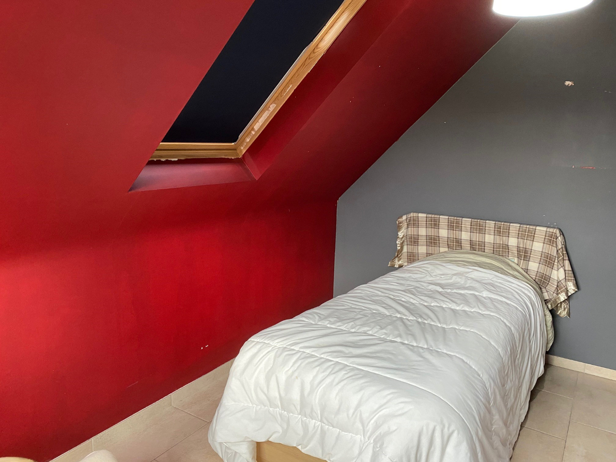 Eigentijds appartement met  autostaanplaats. Geen vaste kosten. 