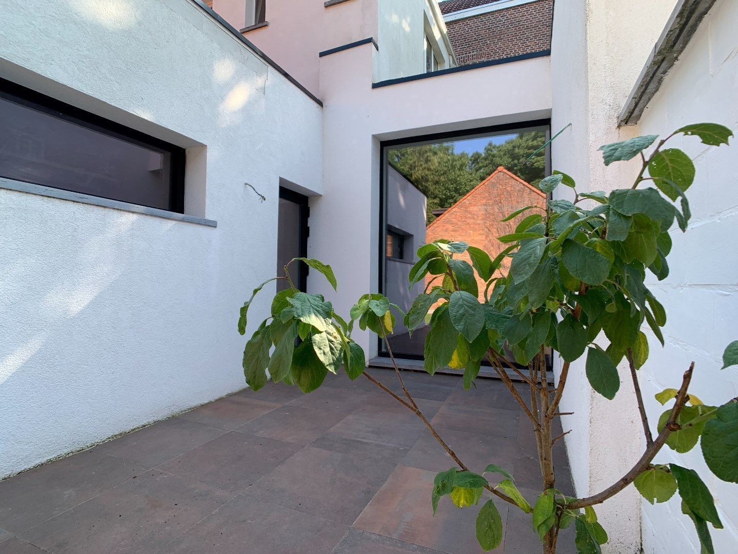 Mooie instapklare herenwoning nabij centrum Brasschaat met 4 slaapkamers 