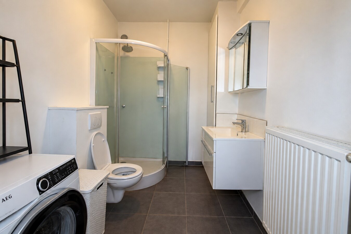 Te koop: Lichtrijk en instapklaar 2-slaapkamerappartement met terras en EPC-label C op gunstige ligging in Sint-Niklaas! 