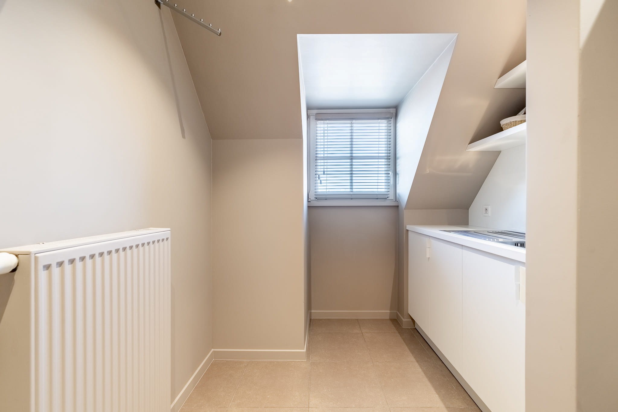 Maison récemment rénovée à vendre avec une vue magnifique sur les polders. 