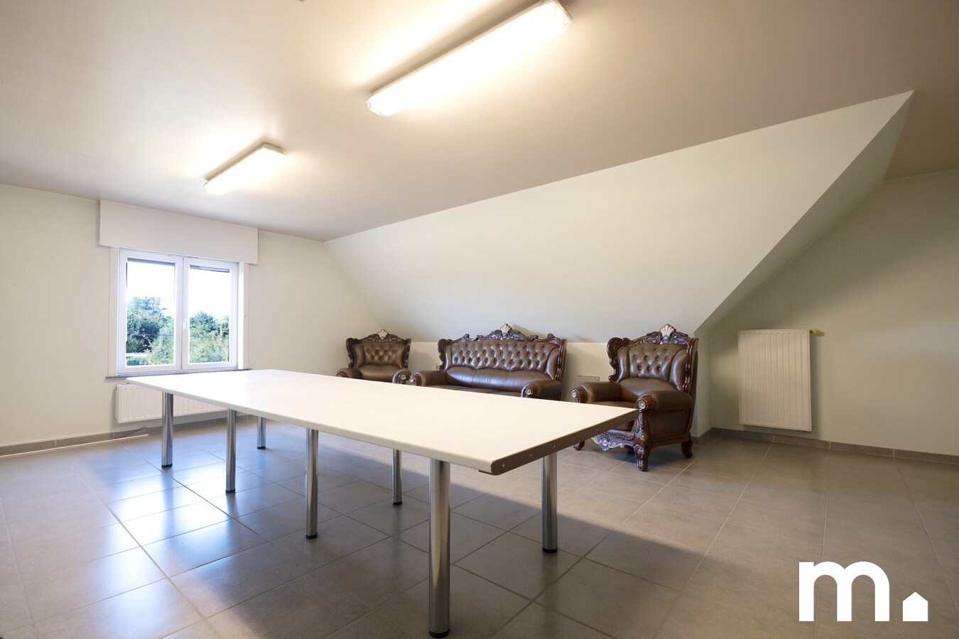 Unieke Villa te Roeselare op 1941m² en 381m² bewoonbare oppervlakte! 