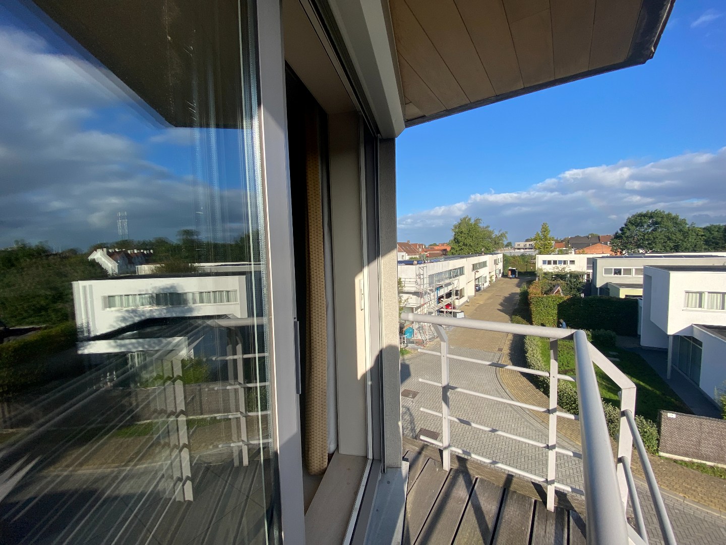 Ruim hoekappartement met 3 slaapkamers en garage in hartje Waregem! 