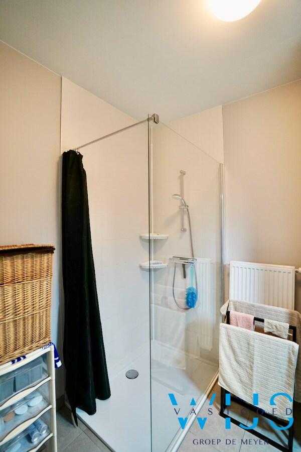 Instapklaar &amp; energiezuinig appartement te centrum Ertvelde ! 