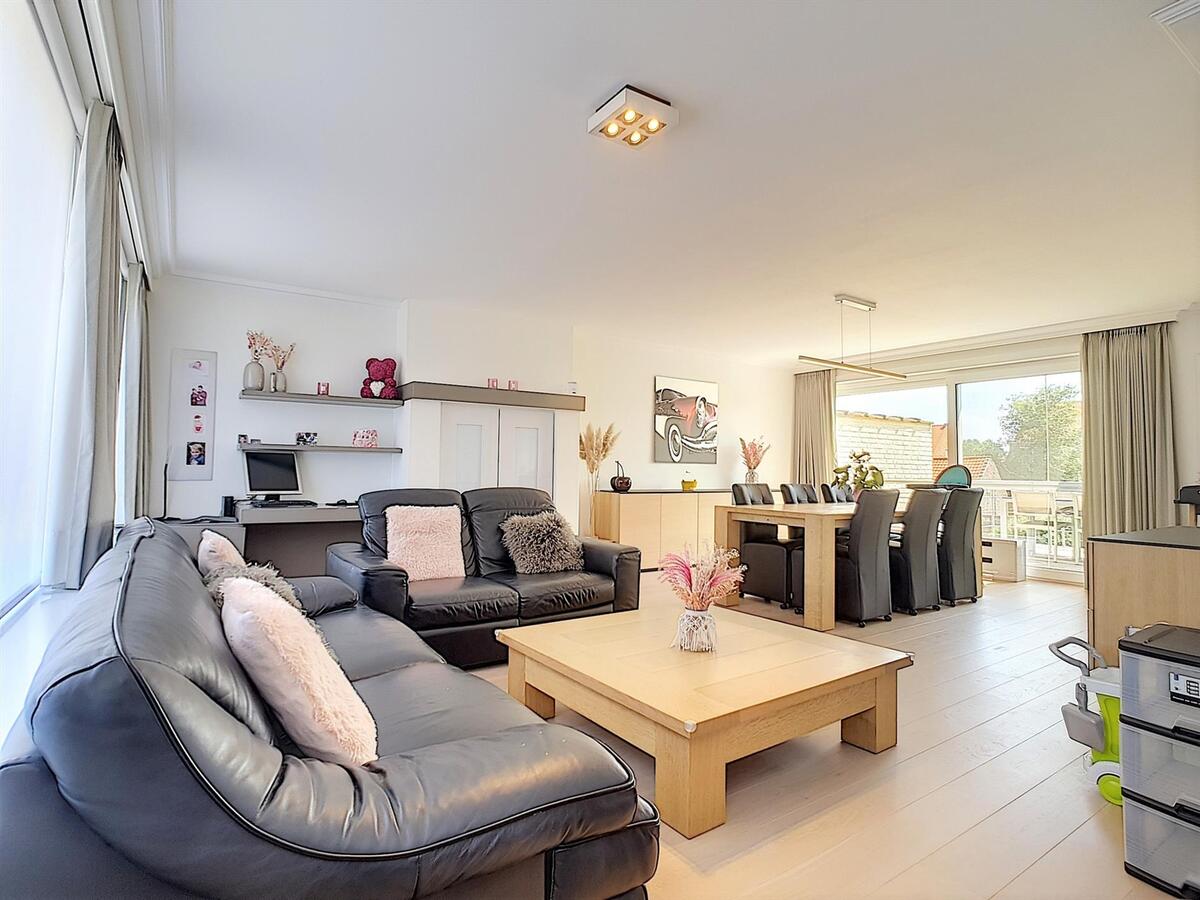 Mooie bel-étage met zeer ruime garage en knap aangelegde tuin - Zeebrugge 