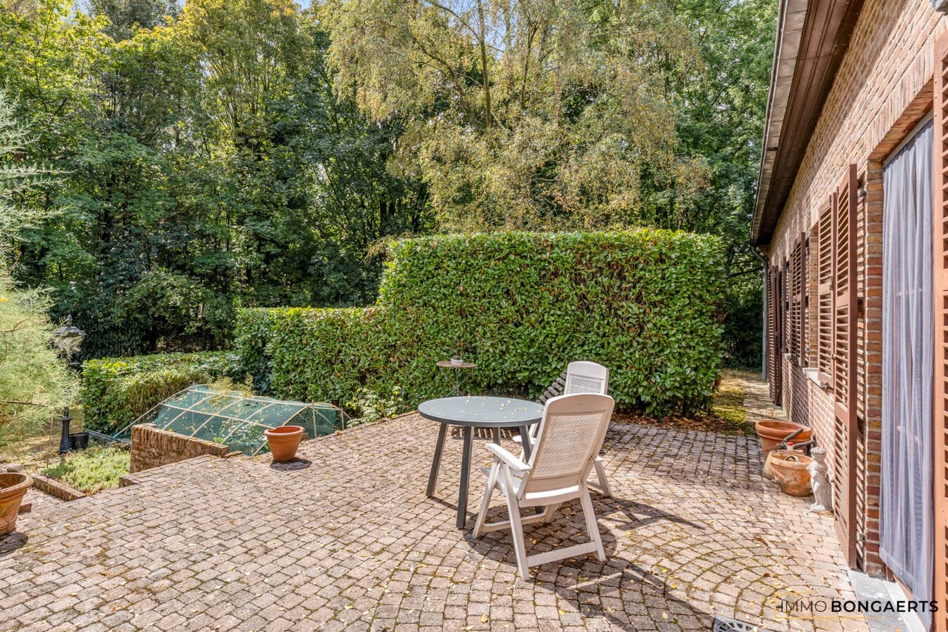 Prachtige villa met praktijkruimte en royale tuin in Houthalen-Oost 