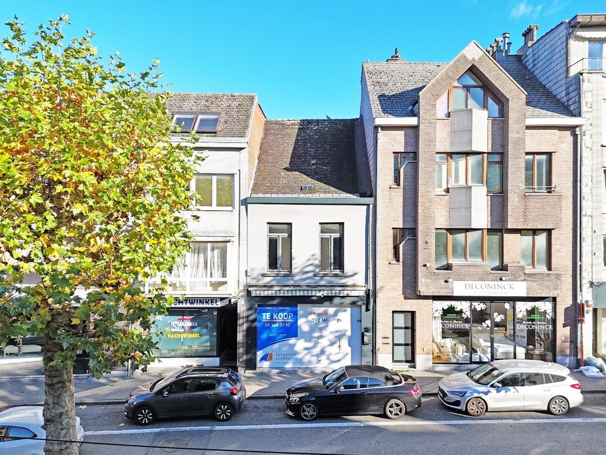 Projectgrond/af te breken handelspand centrum Zottegem 