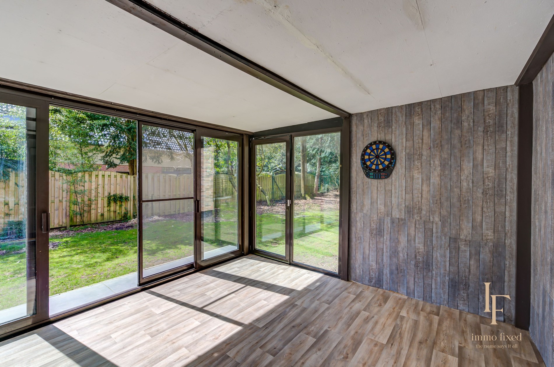 Vrijstaande woning (TE RENOVEREN) op 1400m2 grond te Schilde! 