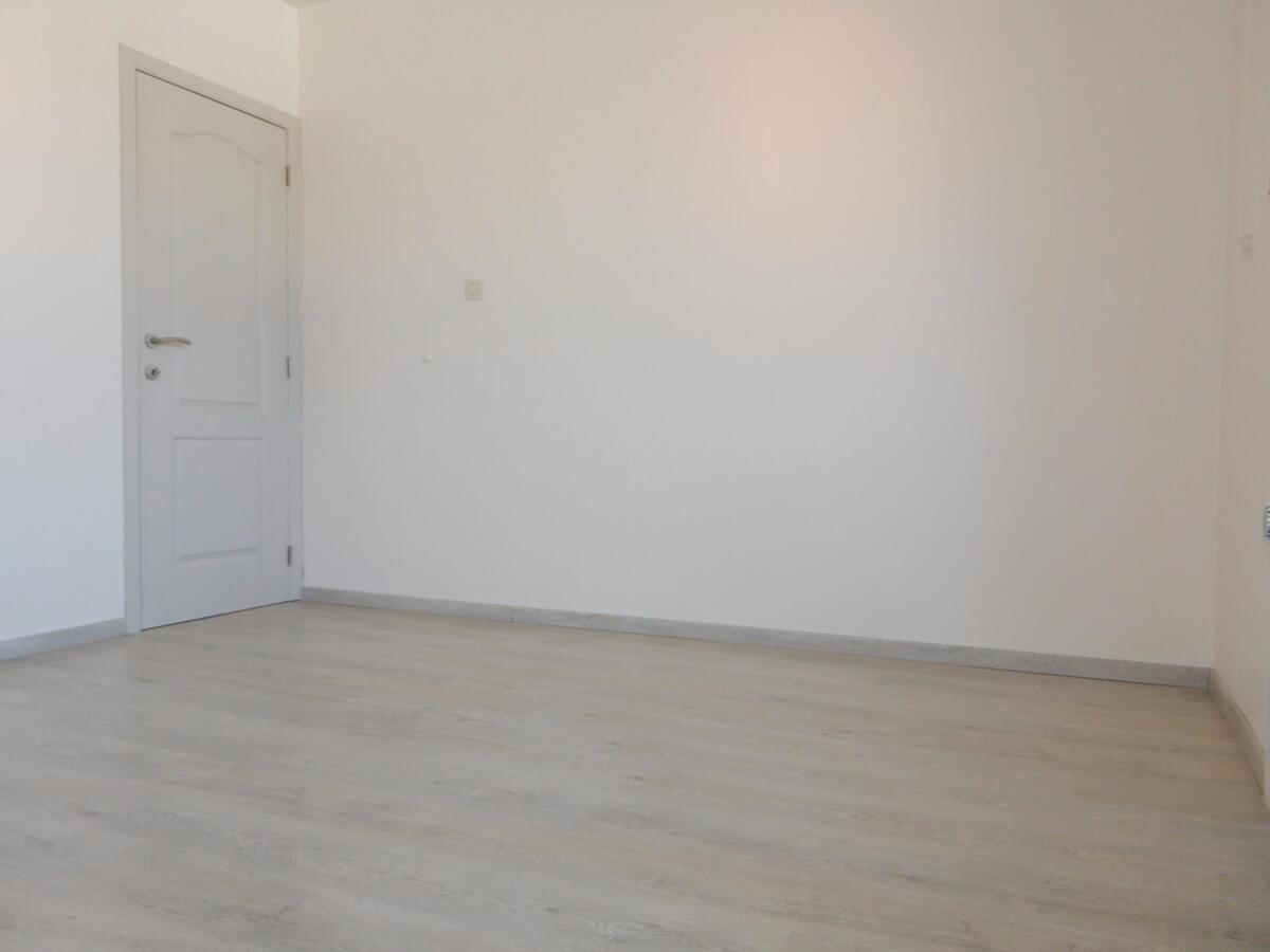 Volledig gerenoveerd zonnig appartement 