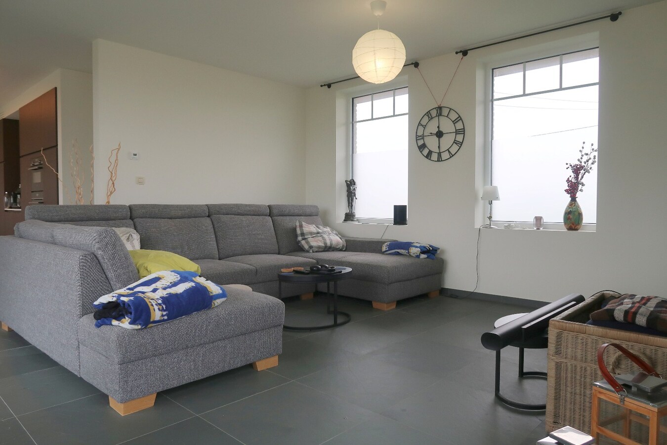 Moderne koppelwoning met 4 slaapkamers en prachtige vergezichten, omringd door groen 