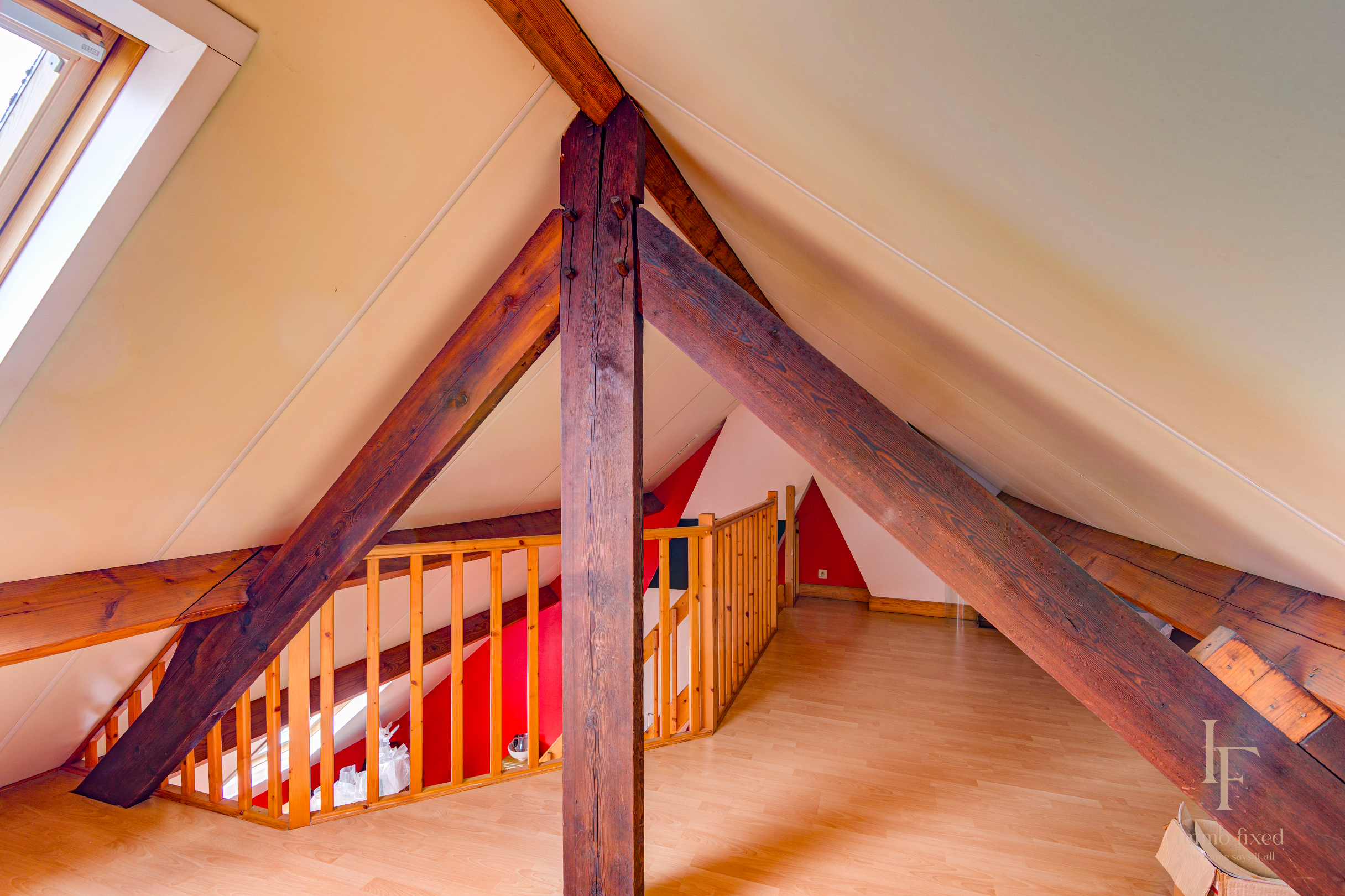 Een uitzonderlijk herenhuis met zes slaapkamers en een zuidgerichte stadstuin in hartje Antwerpen. 