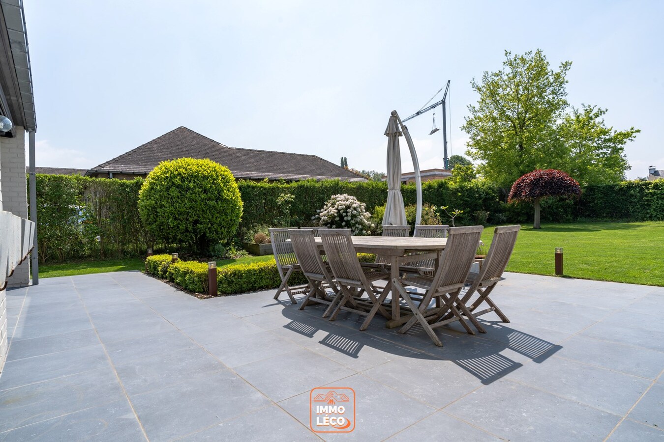 Villa, avec 6 CHAMBRES, 2 salles de bains, parking privatif, double garage et jardin, COUP DE CŒUR absolu !!! 