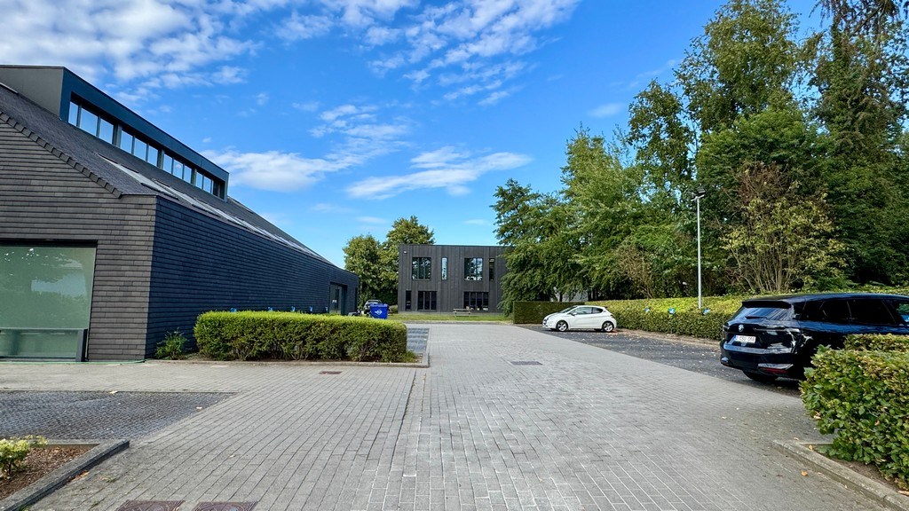 Kantoor of showroom te huur op zichtlocatie in Sint-Martens-Latem