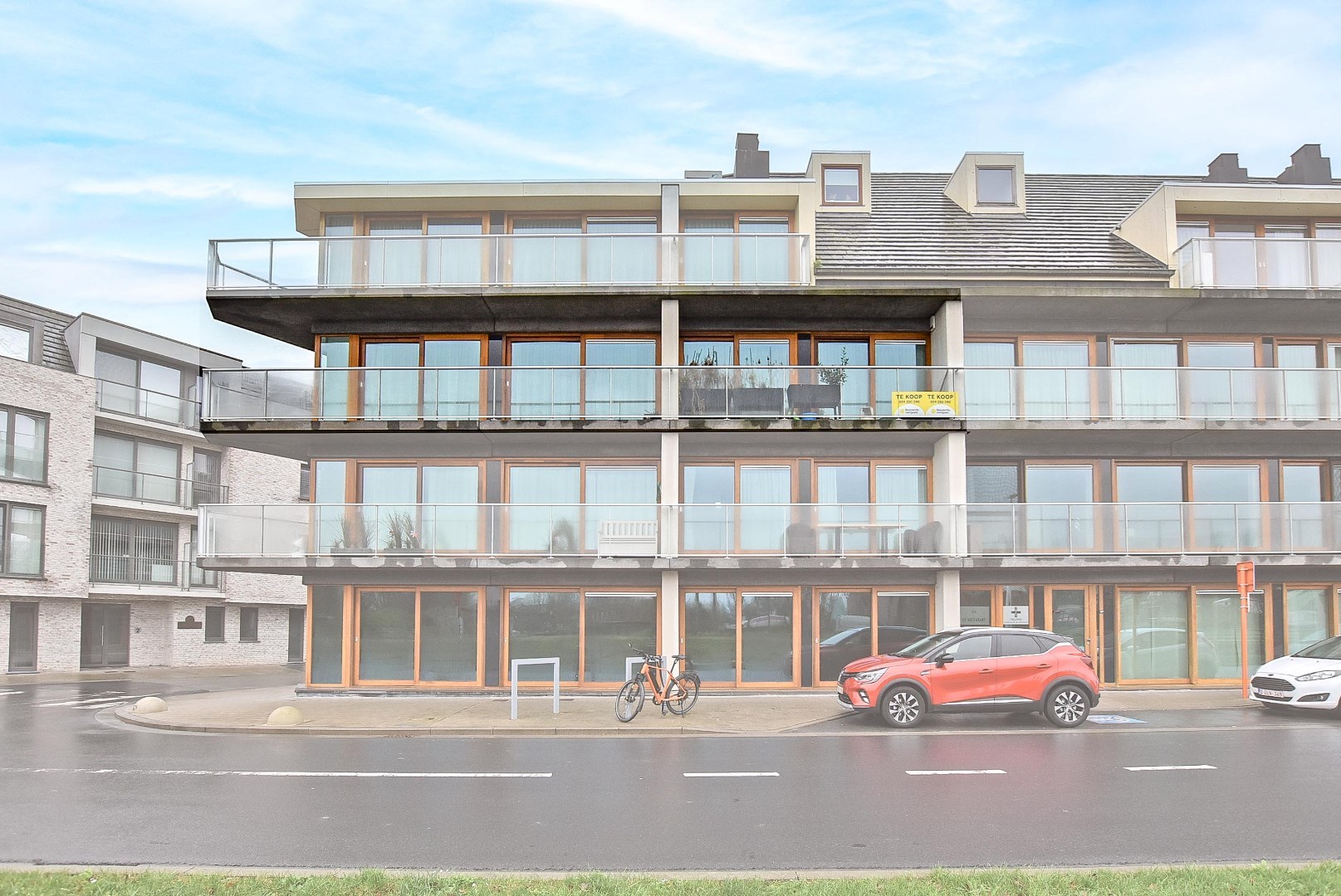 Luxueus praktisch appartement (122m² + 30 m²) met rondom terrassen te Nieuwpoort-Stad 